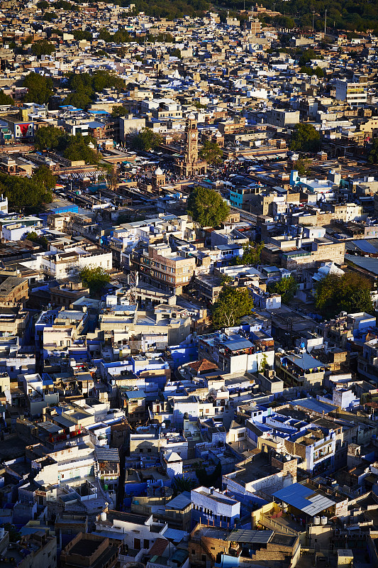 上图是印度拉贾斯坦邦焦特布尔的蓝色城市图片下载