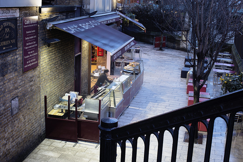 英国伦敦博罗市场外的咖啡馆图片下载