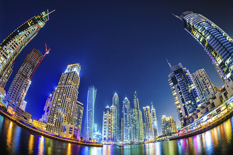 迪拜码头的现代摩天大楼图片下载