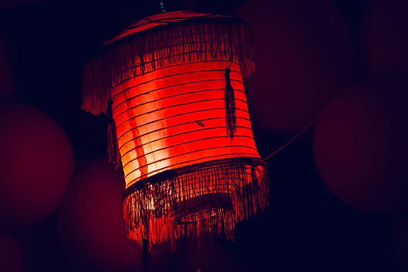 晚上是红色的中国电灯图片下载