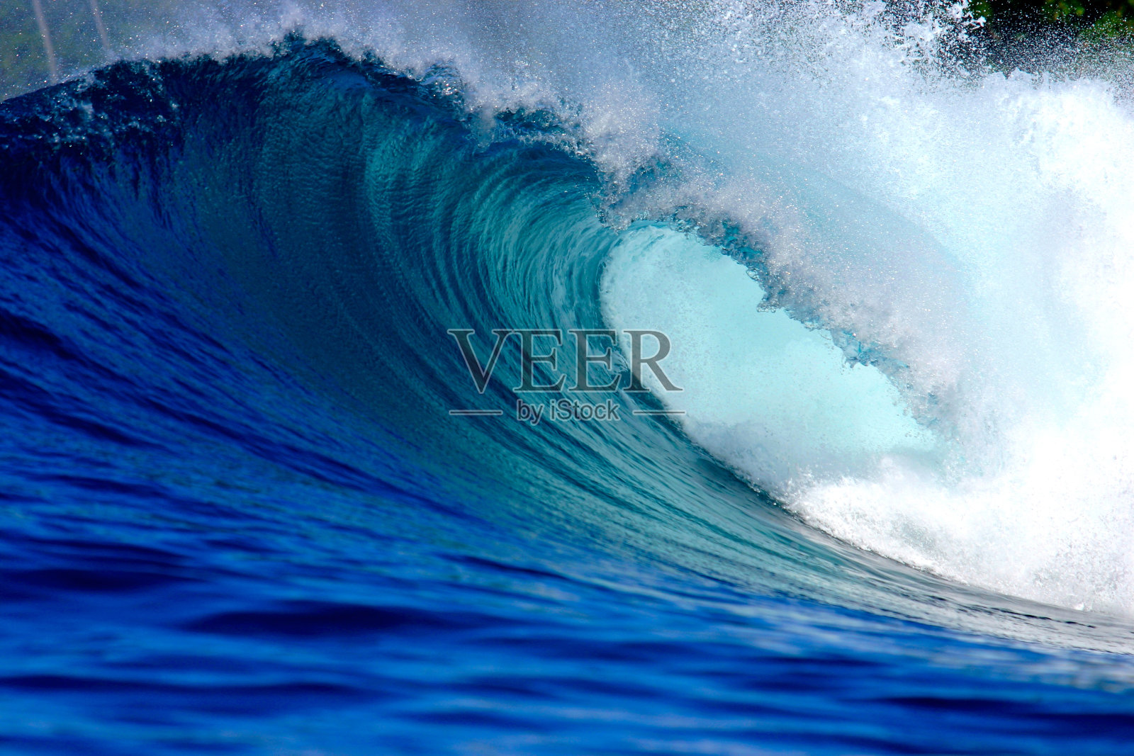 蓝色的海浪冲浪苏门答腊岛照片摄影图片