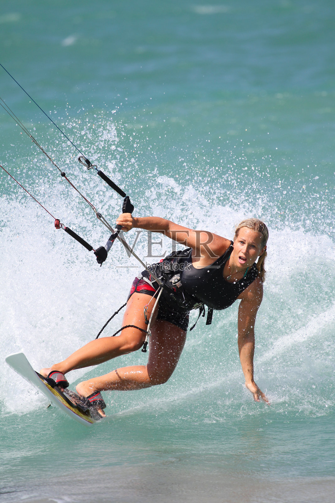 运动女孩kiteboarding照片摄影图片