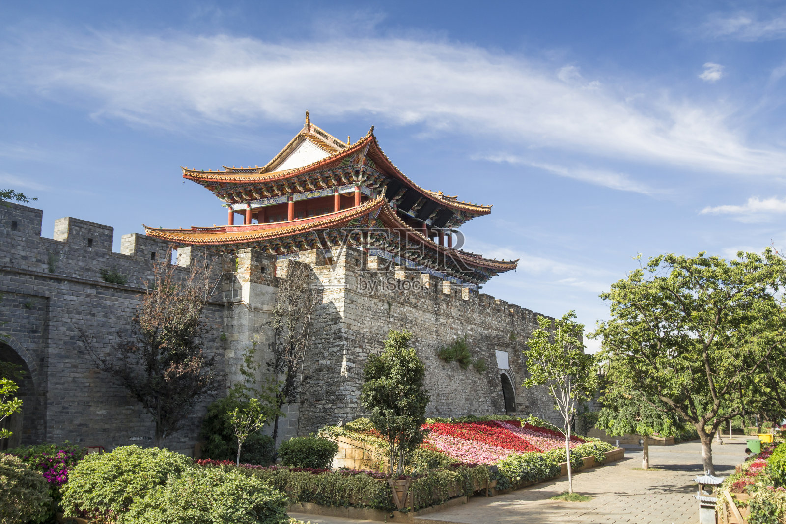 中国云南大理古城地区的古城门照片摄影图片