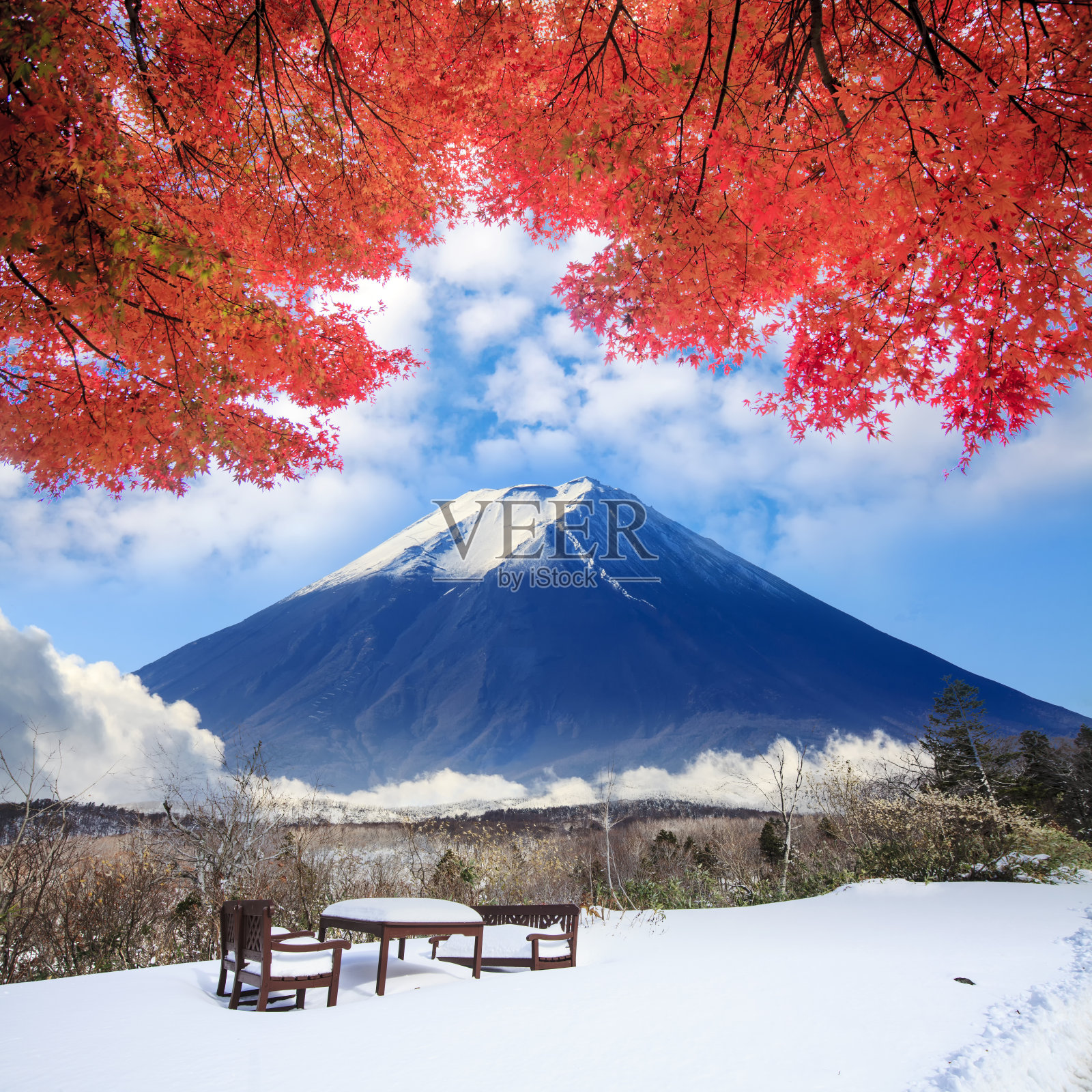 背景是富士山的圣山照片摄影图片