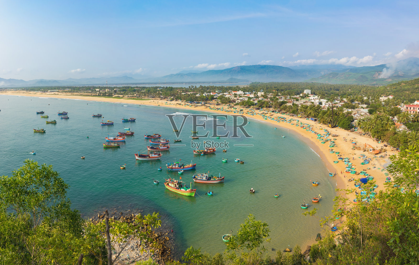 越南平亭省的归仁海滩照片摄影图片