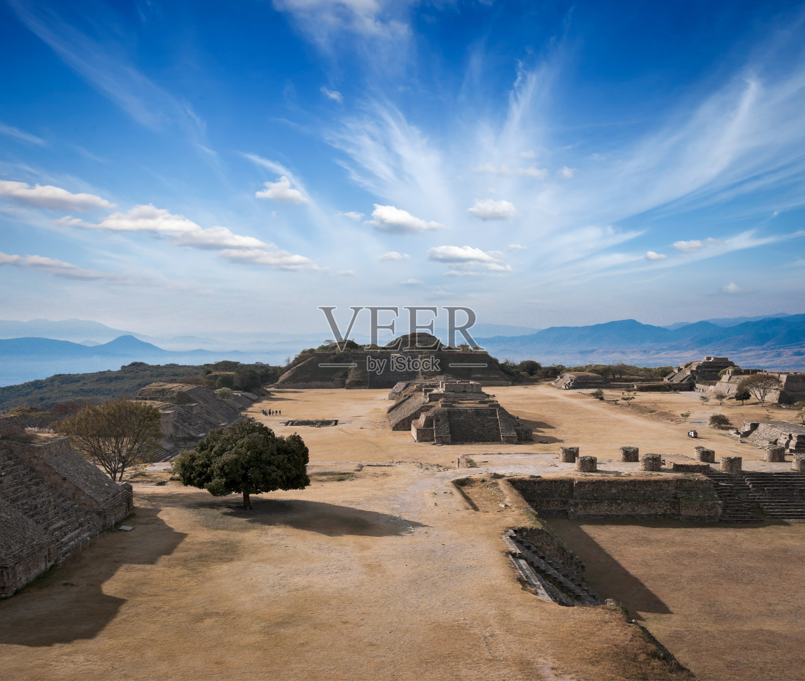 墨西哥阿尔班山高原上的古代遗迹照片摄影图片