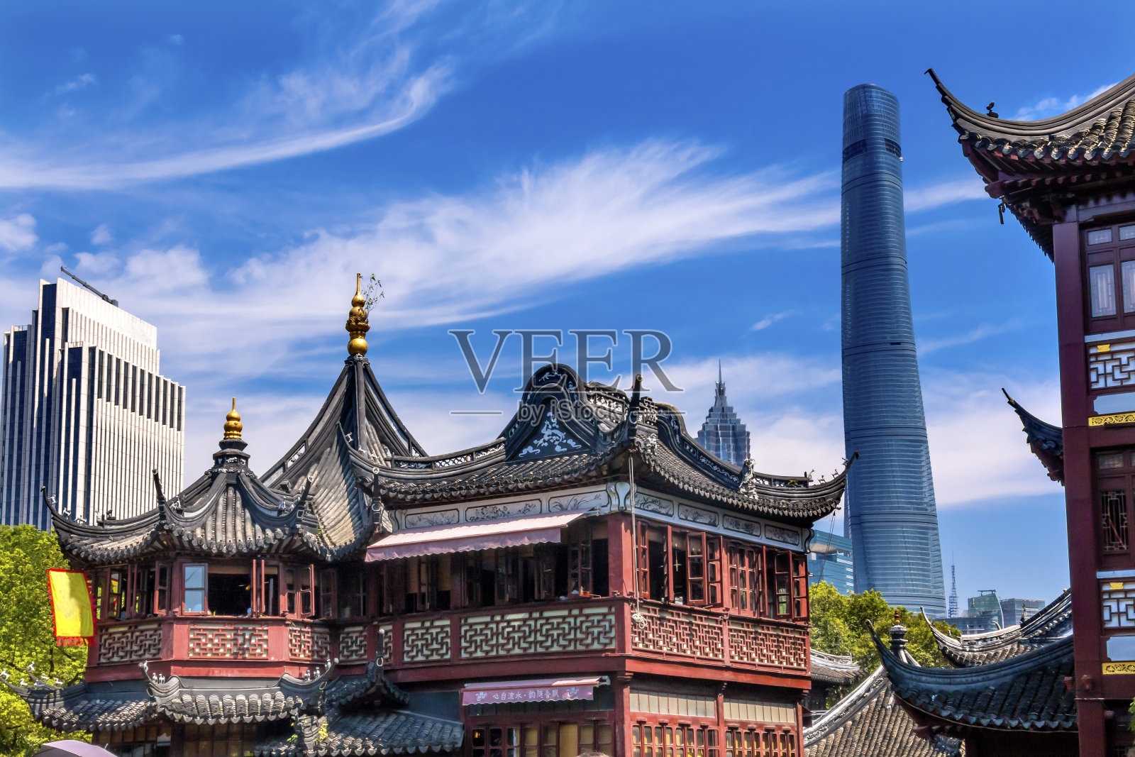 上海中国新老上海大厦和豫园照片摄影图片