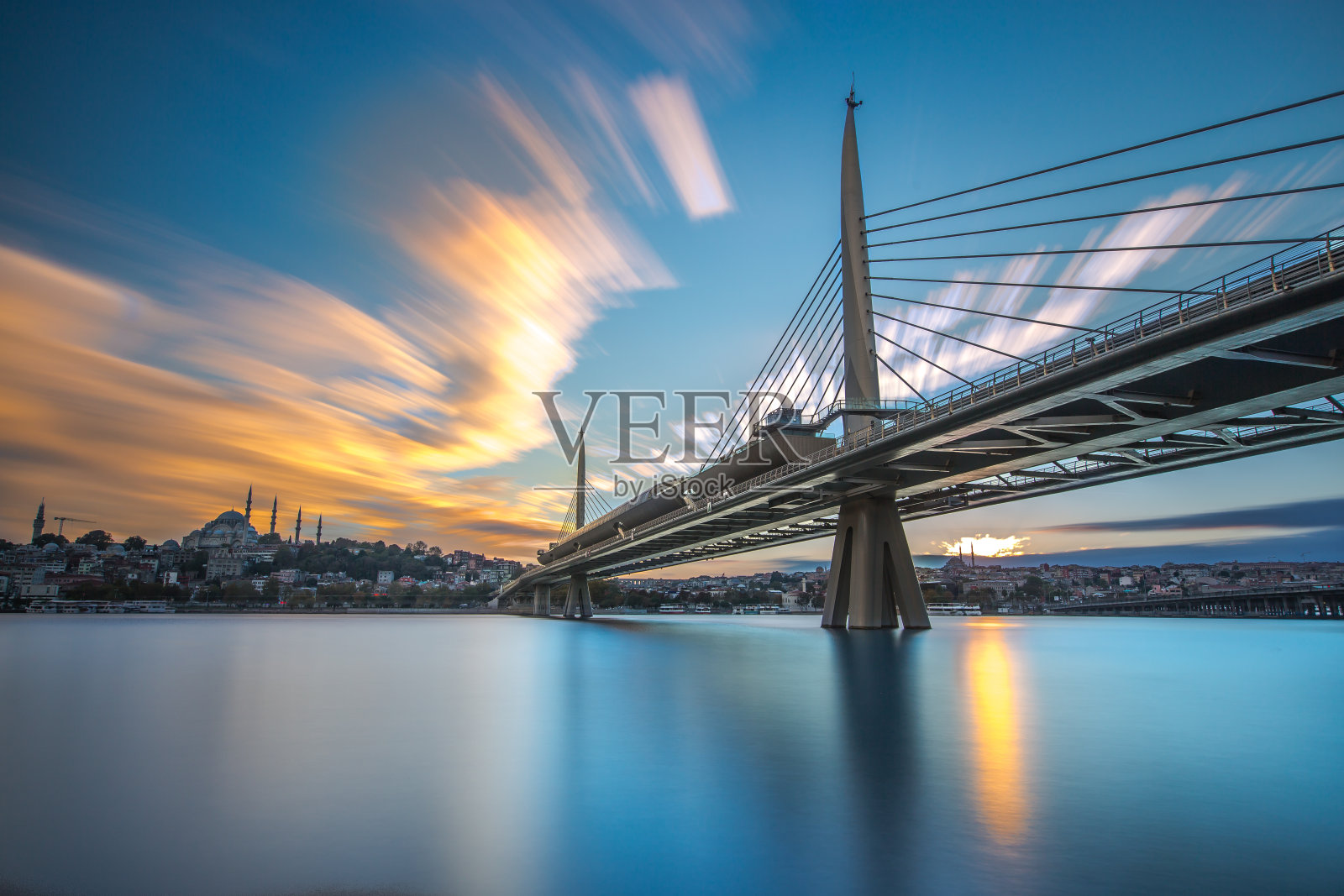 伊斯坦布尔日落金角地铁大桥照片摄影图片