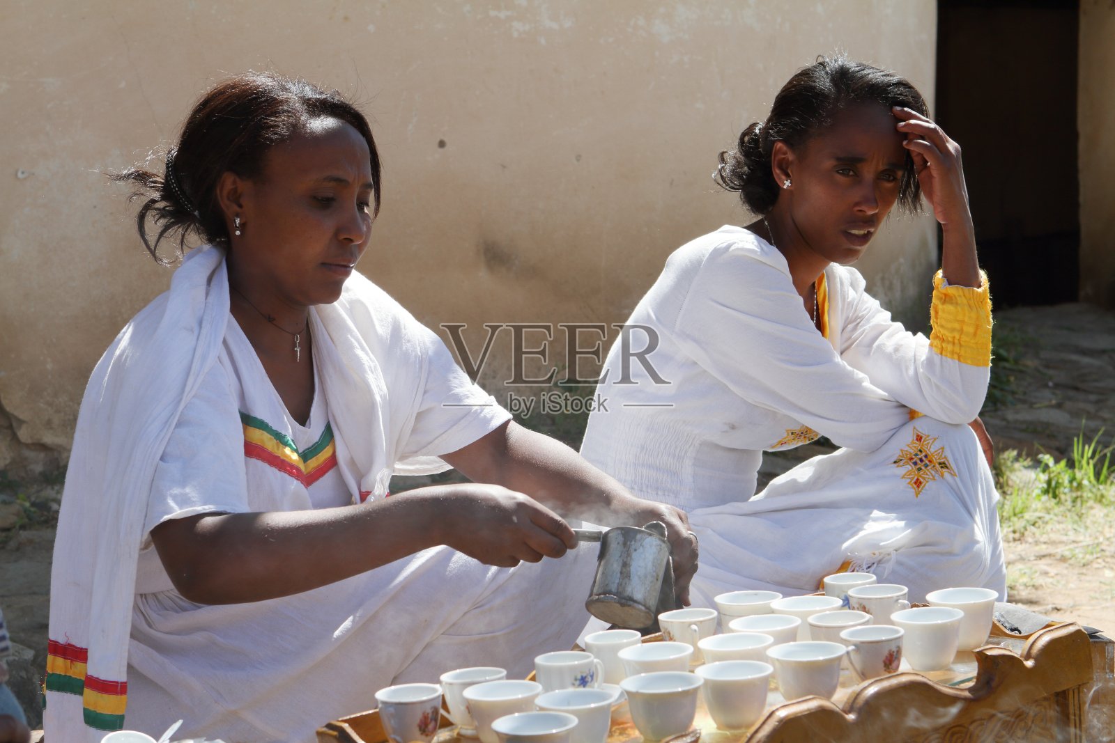 埃塞俄比亚传统的咖啡仪式照片摄影图片