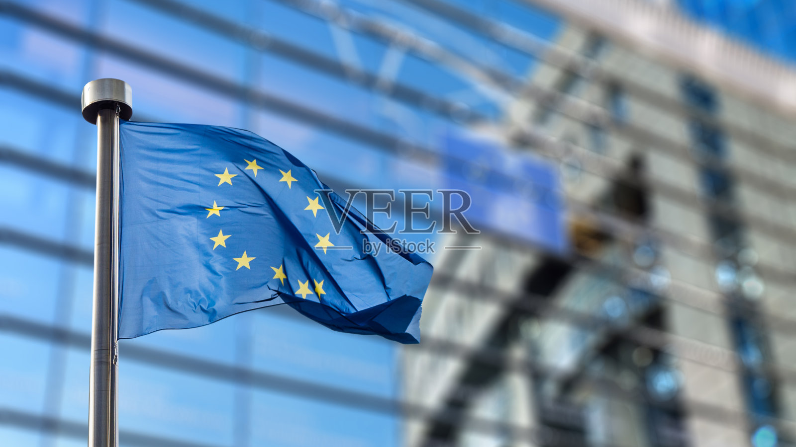 欧盟旗帜反对欧洲议会照片摄影图片