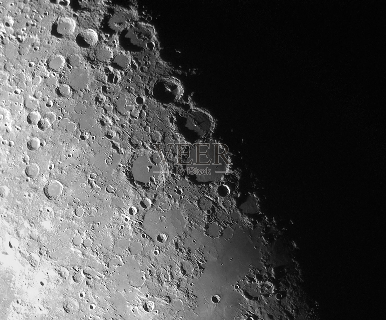 月球表面照片摄影图片