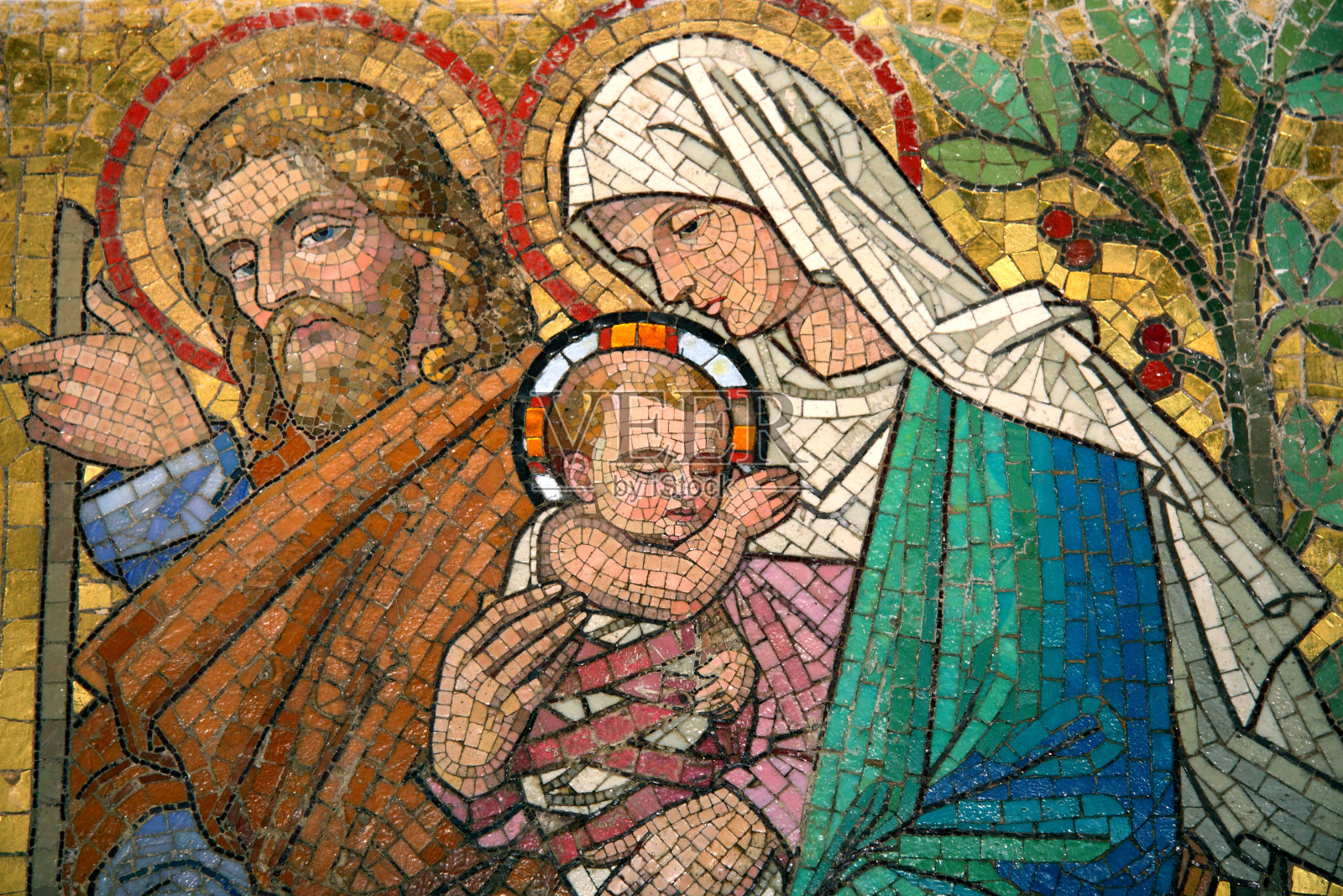 圣母玛利亚和小耶稣的马赛克照片摄影图片