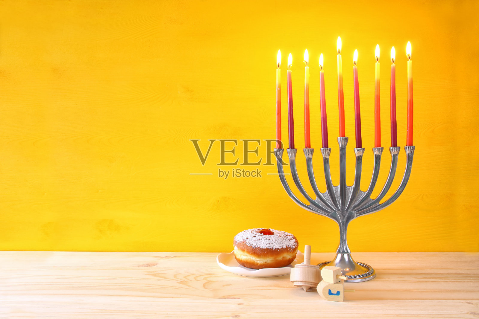犹太节日光明节(传统的烛台)照片摄影图片
