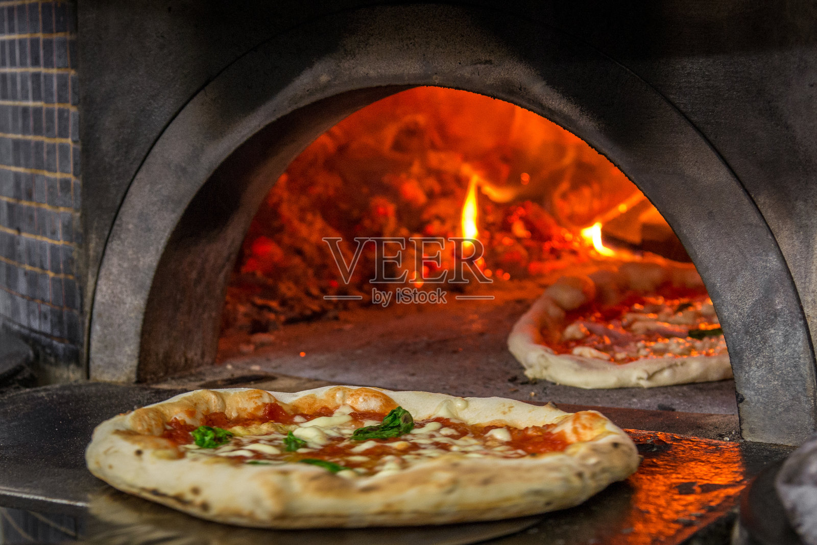 那不勒斯的披萨烤箱照片摄影图片