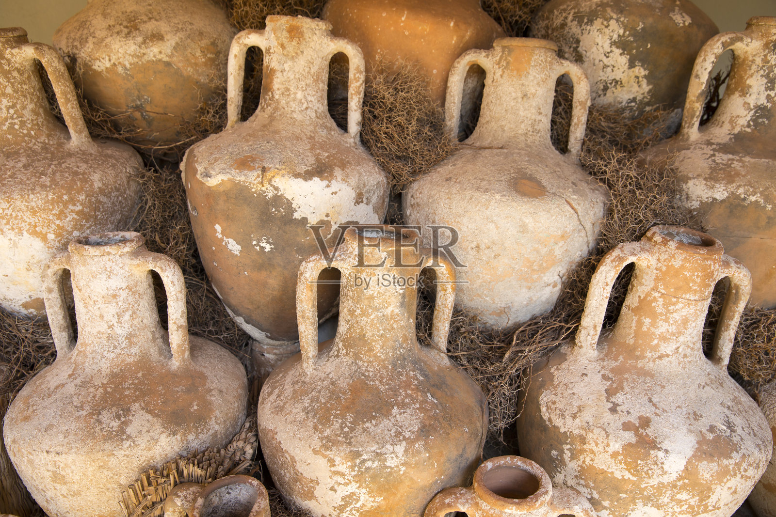 博德鲁姆城堡的古陶器酒双耳罐遗址照片摄影图片
