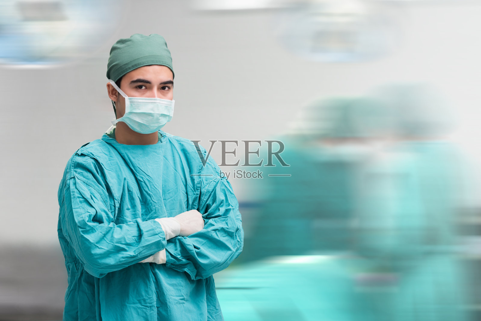 外科医生在手术室准备给病人做手术照片摄影图片
