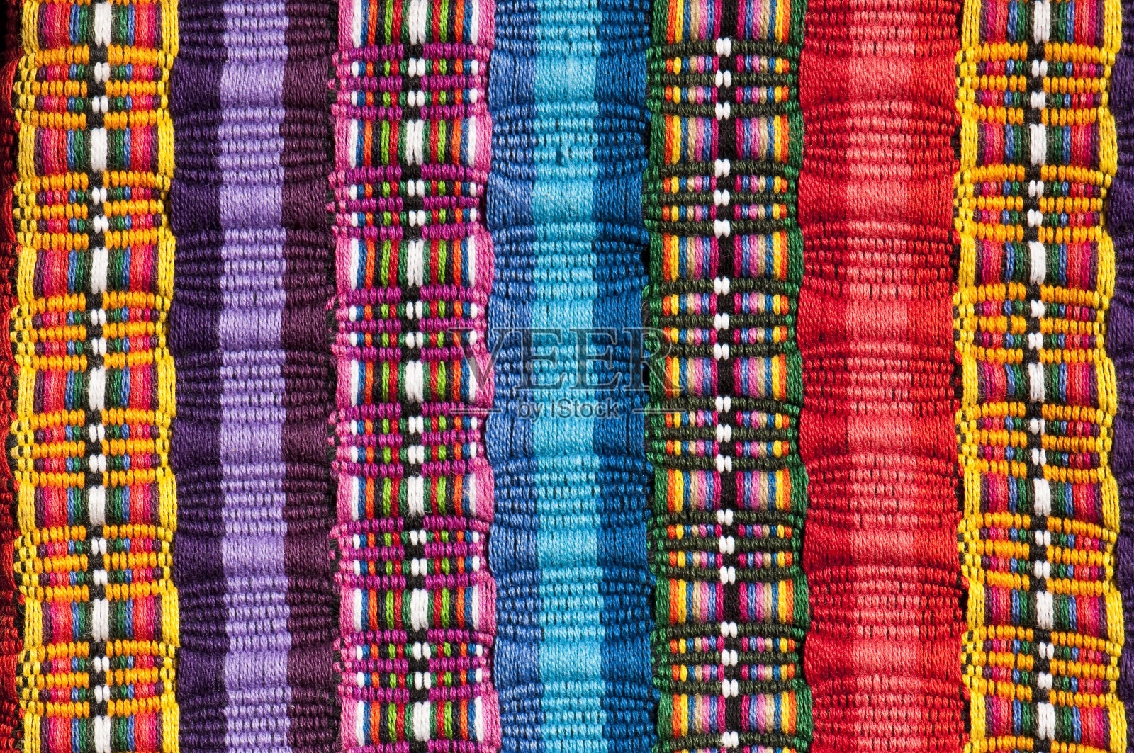 裁剪部分的墨西哥毛毯在明亮的颜色照片摄影图片