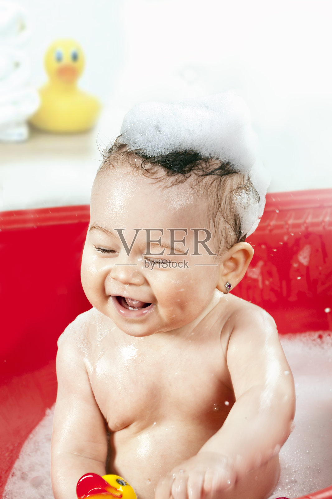 婴儿浴肖像照片摄影图片