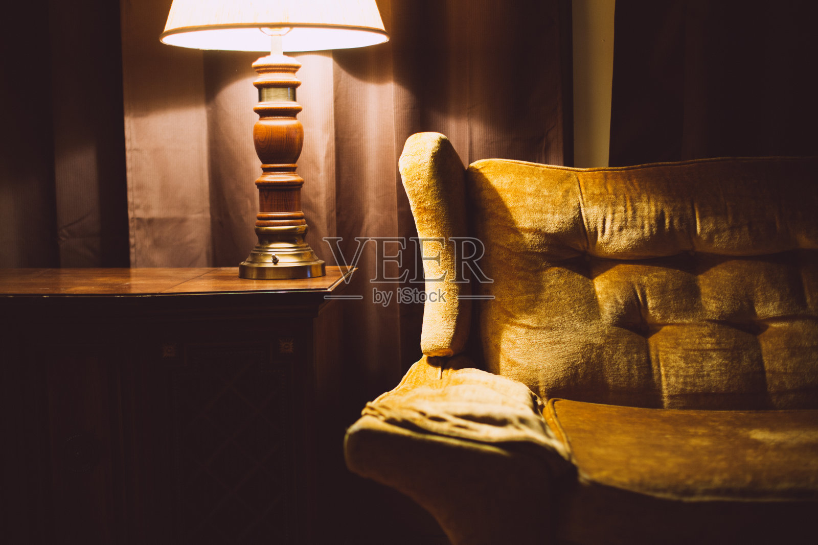 复古沙发和复古客厅装饰照片摄影图片