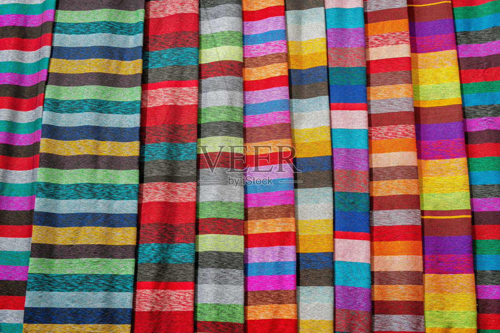 彩色围巾，麦地那，舍夫chaouen街，摩洛哥，北非照片摄影图片