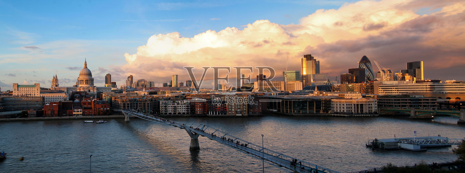 伦敦-日落时的城市景观照片摄影图片