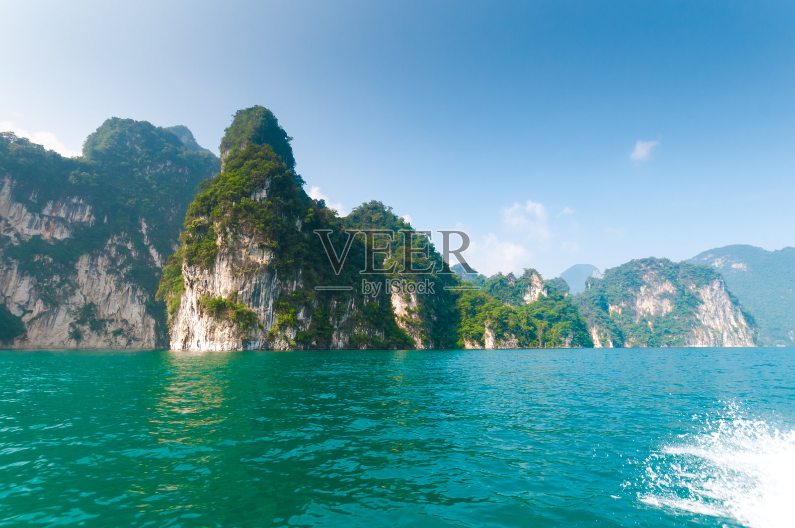 泰国基瓦朗苏拉特他尼的蓝色湖泊照片摄影图片