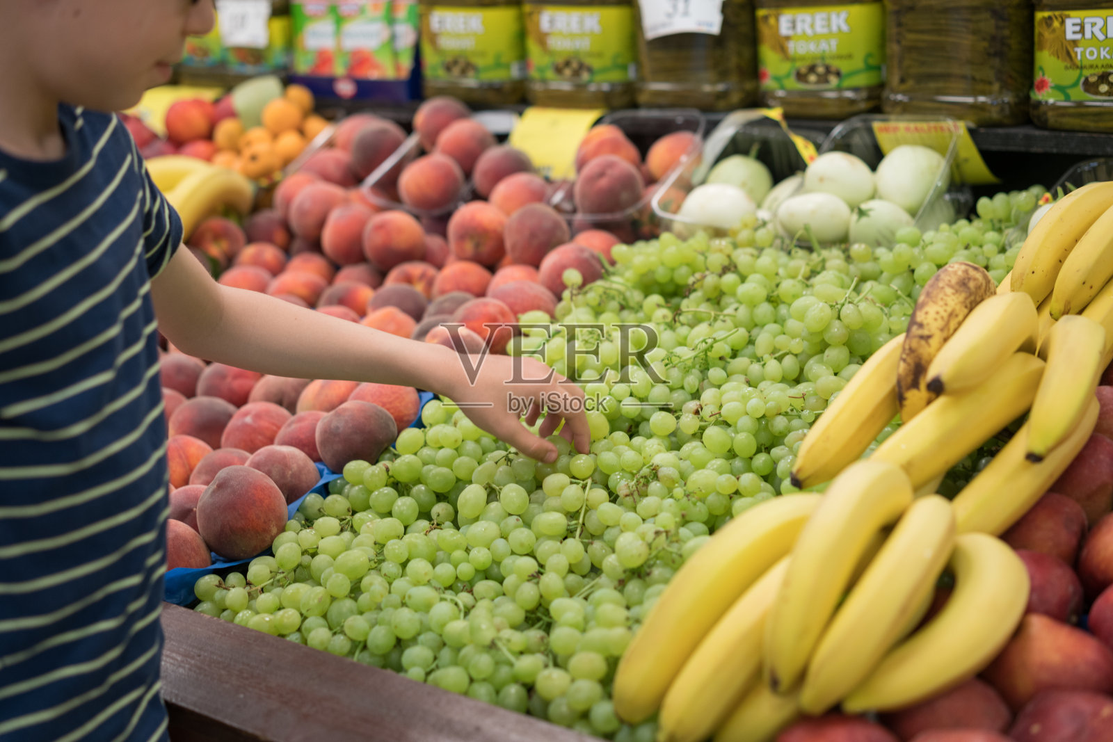 混合水果在公众市场照片摄影图片
