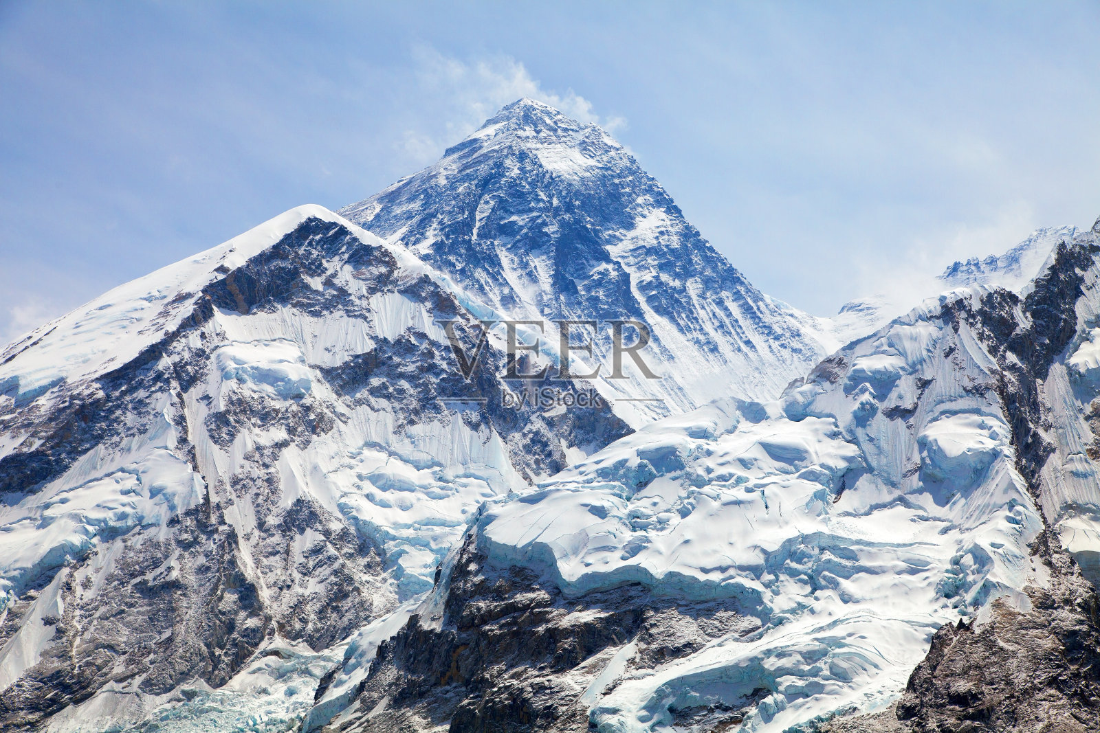 从卡拉帕特尔看到珠穆朗玛峰的顶部照片摄影图片
