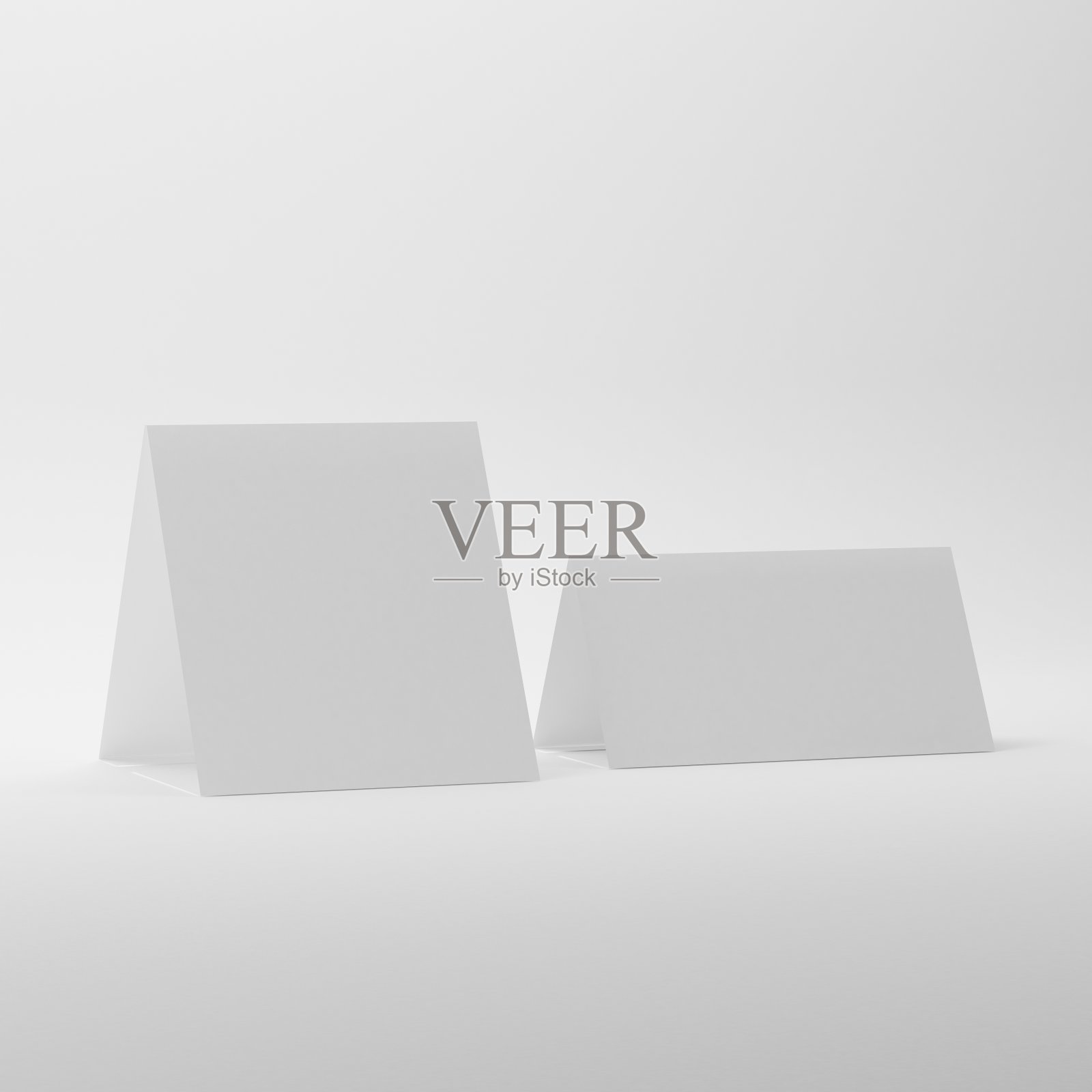空白桌子帐篷模型在孤立的白色背景，设计元素图片