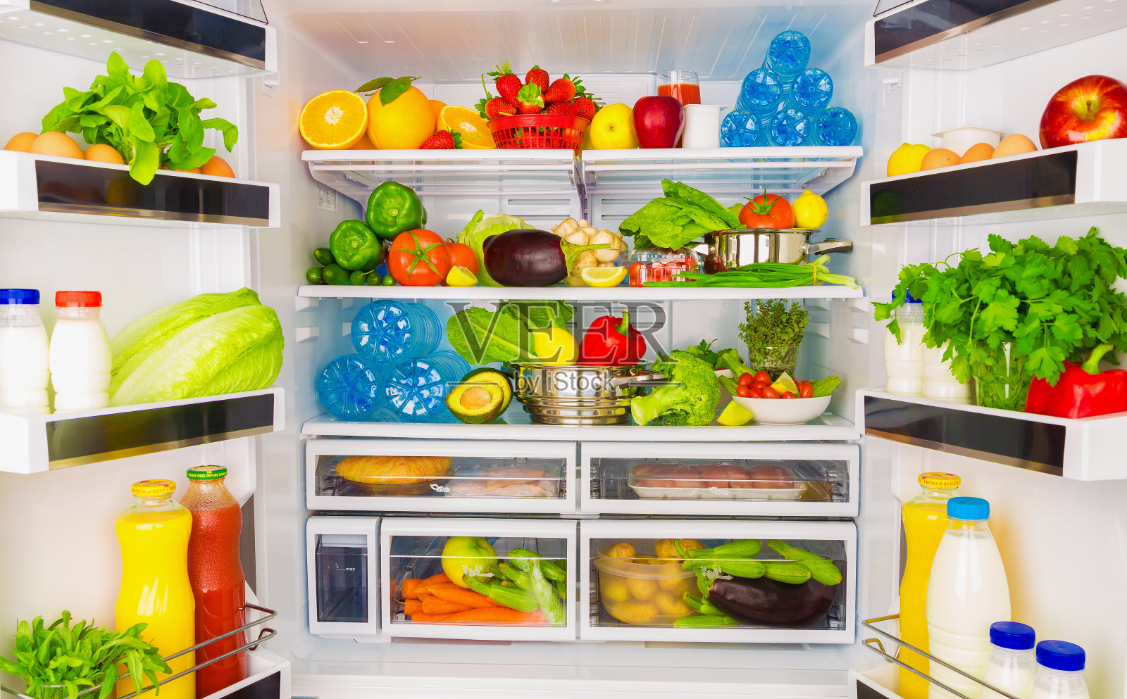 装满蔬菜的冰箱照片摄影图片
