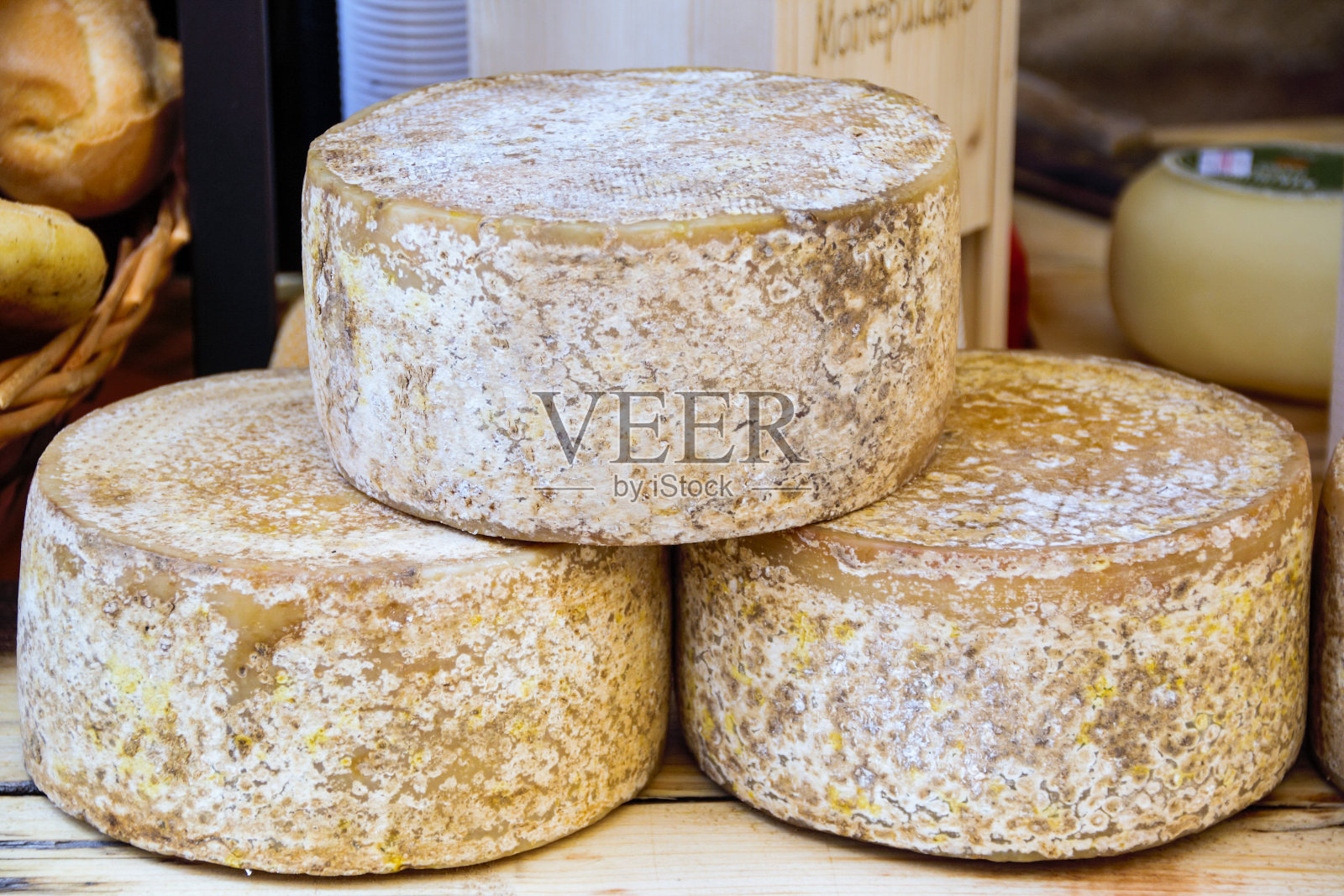 佩科里诺奶酪，皮恩扎的典型奶酪照片摄影图片