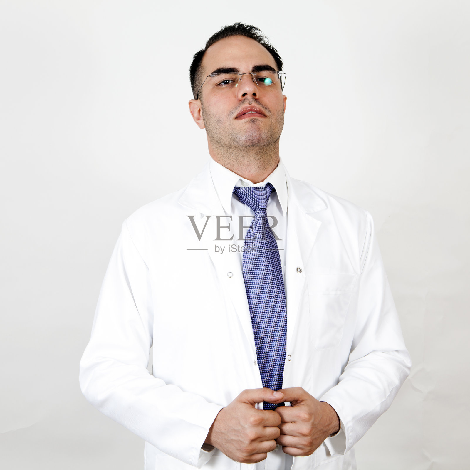 一个医生摆姿势的肖像照片摄影图片