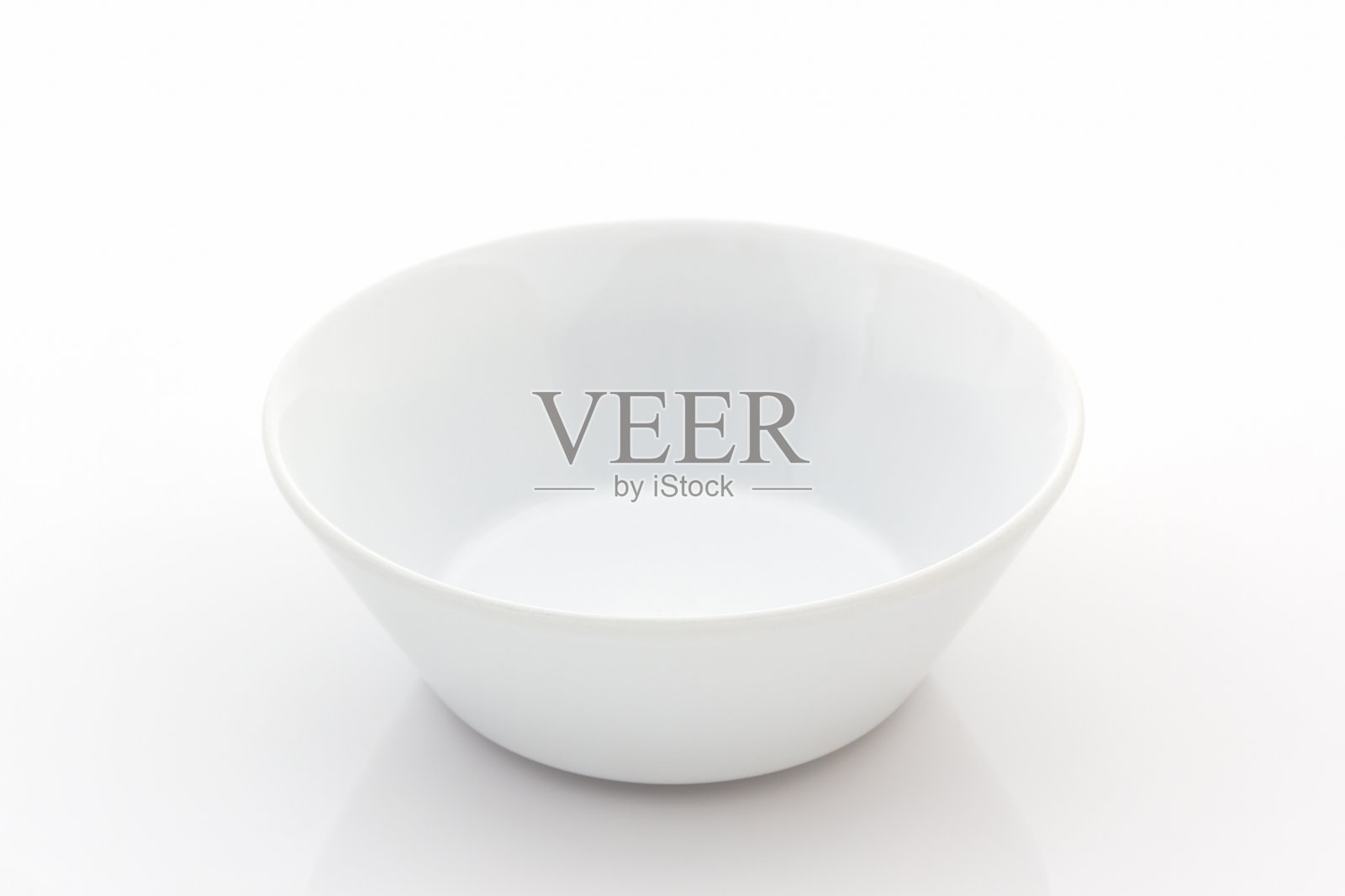 空的白色陶瓷碗。照片摄影图片