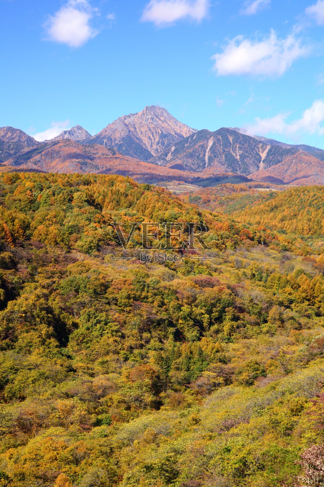 秋天的一菅武山照片摄影图片