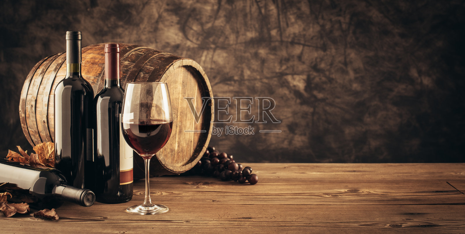 传统的酿酒和品酒照片摄影图片
