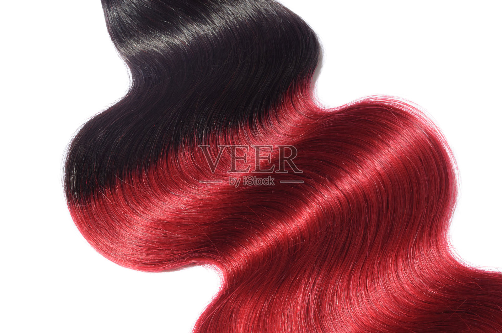 身体波浪状两色调暗黑色与红色人体头发编织延伸束照片摄影图片