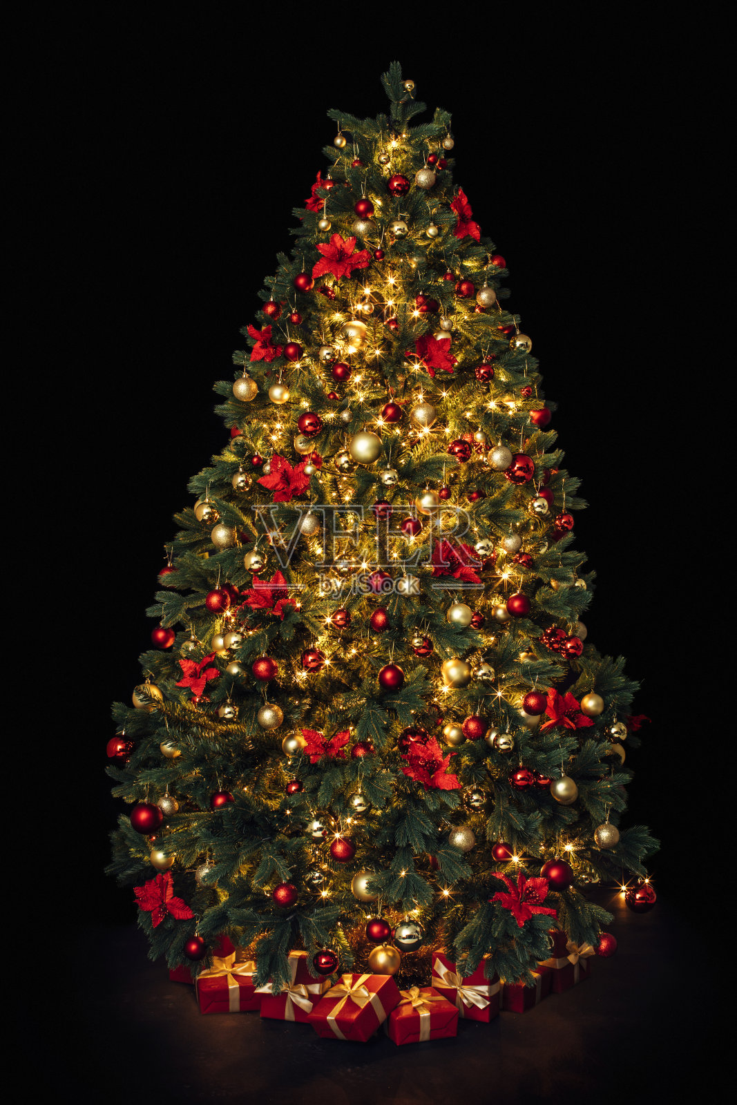 漂亮的圣诞树和礼盒照片摄影图片