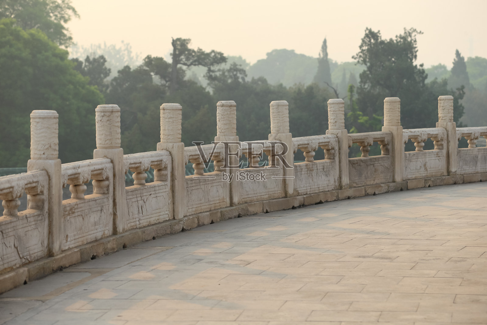 石头阳台。摄于中国著名景点北京天坛。照片摄影图片