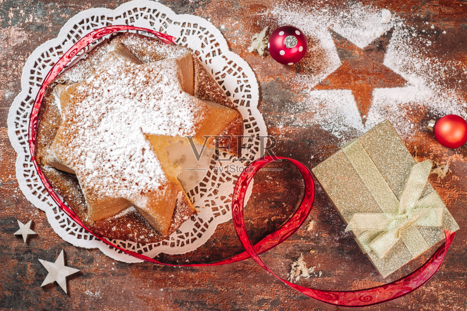 传统的意大利圣诞潘多拉蛋糕照片摄影图片