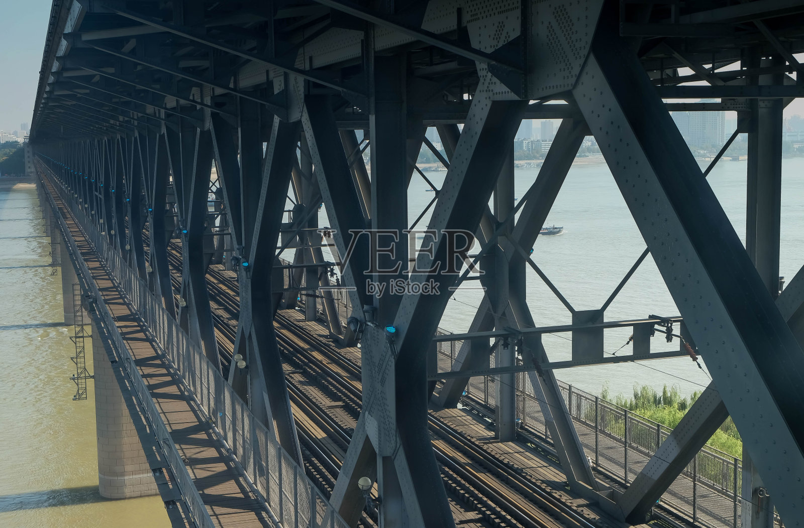 武汉长江t型双层桥照片摄影图片