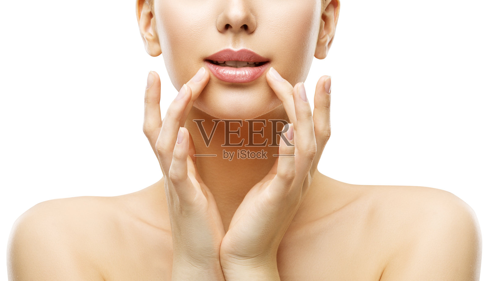 女人嘴唇护理和脸部美容化妆，模型触摸嘴唇用手，自然皮肤化妆照片摄影图片