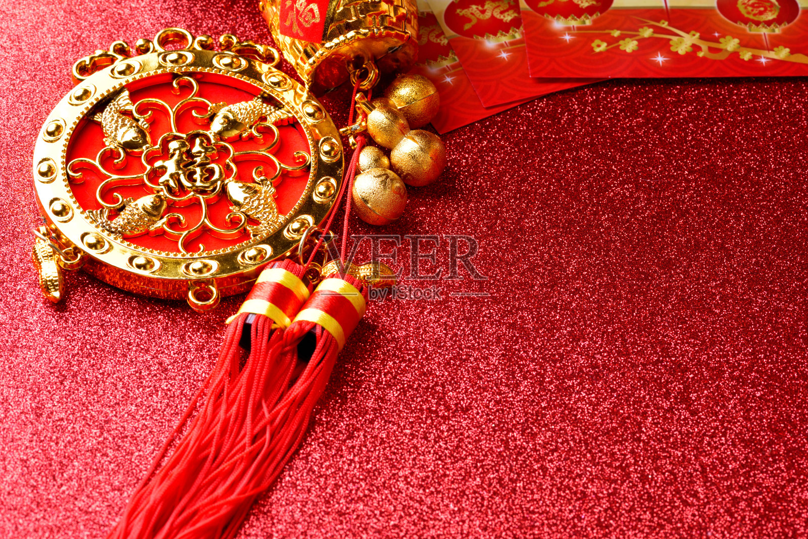 中国新年装饰品和吉祥装饰品的红色散景背景照片摄影图片