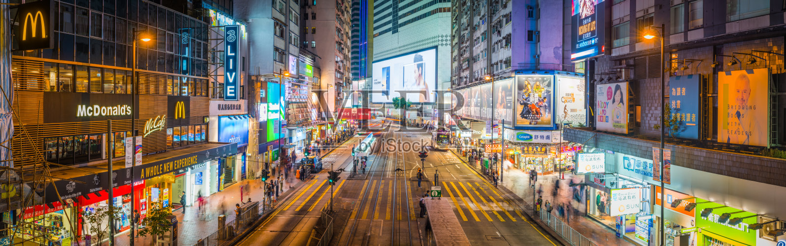 香港铜锣湾繁华商业街霓虹夜景照片摄影图片