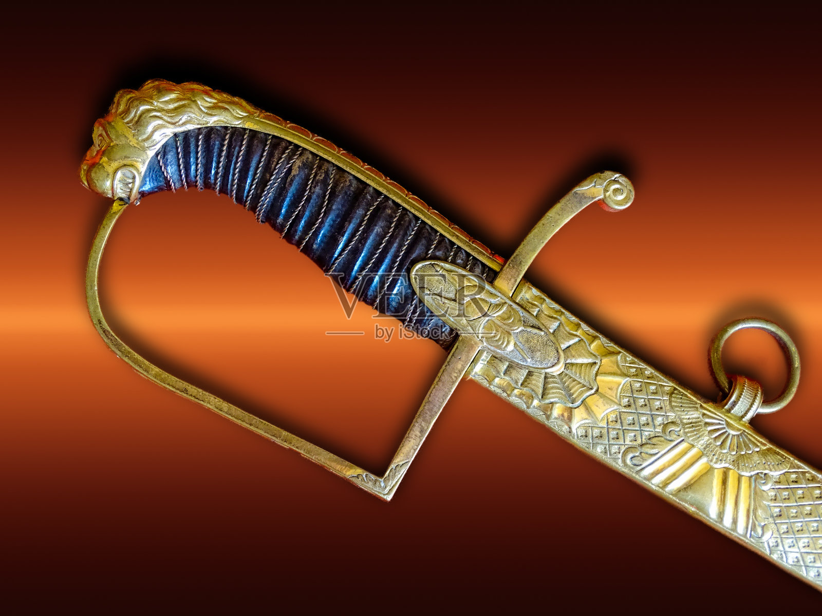 古董军刀。军官军刀阅兵仪式。18世纪末。佩剑拥有拿破仑时代的法国军官照片摄影图片