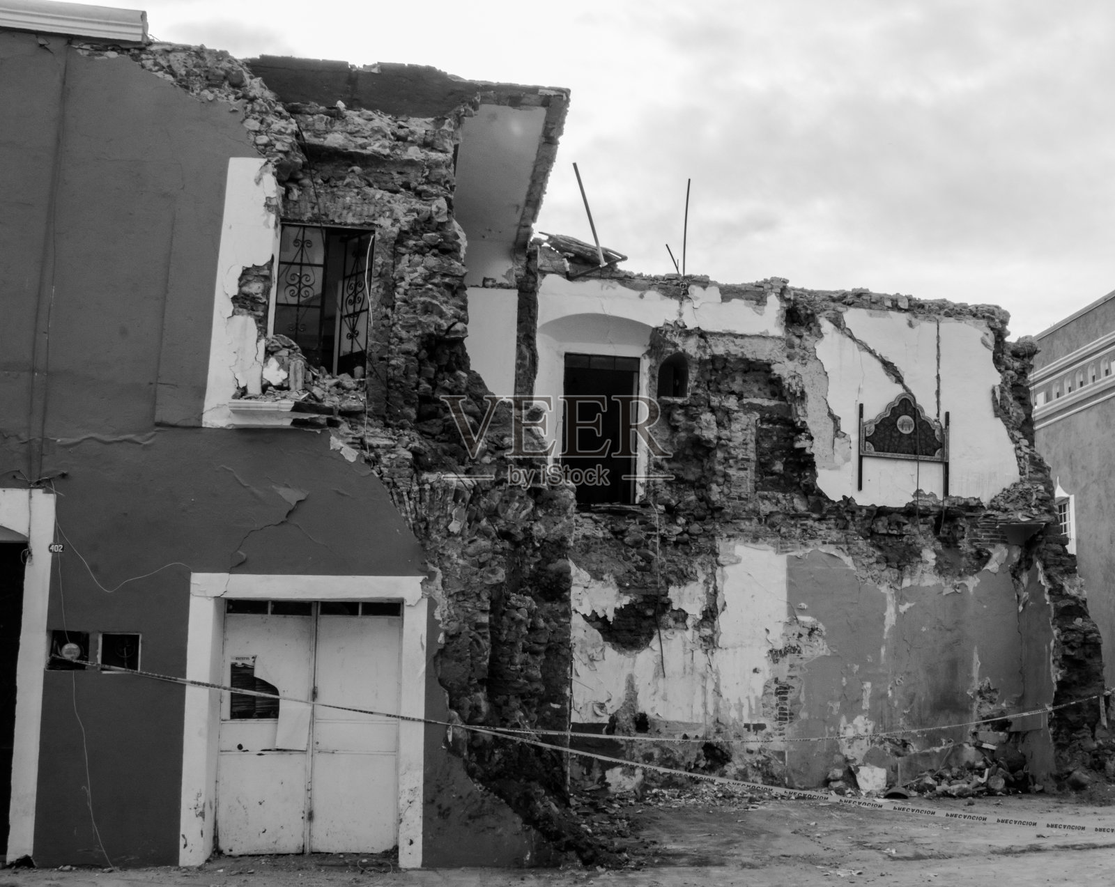 2017年9月19日普埃布拉阿特利斯科地震造成的损失照片摄影图片