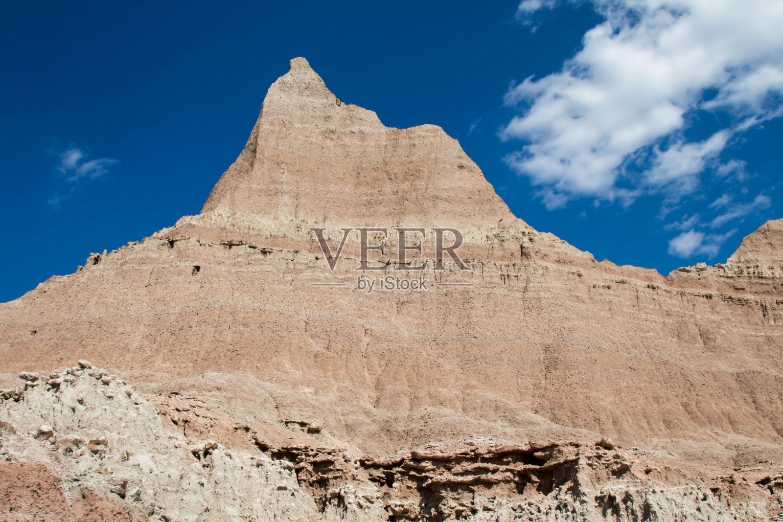 南达科塔不毛之地的砂岩尖顶照片摄影图片