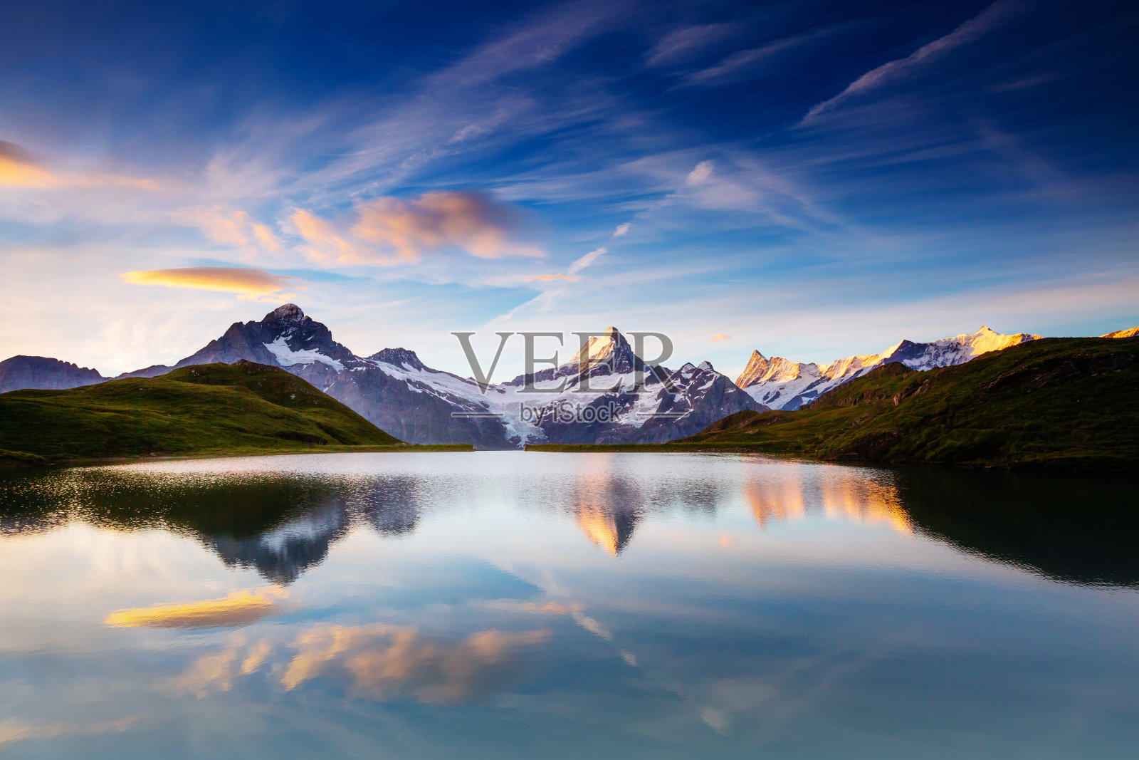 地点:瑞士阿尔卑斯山，格林德瓦尔德山谷，伯恩斯高地，欧洲。美丽的世界。照片摄影图片
