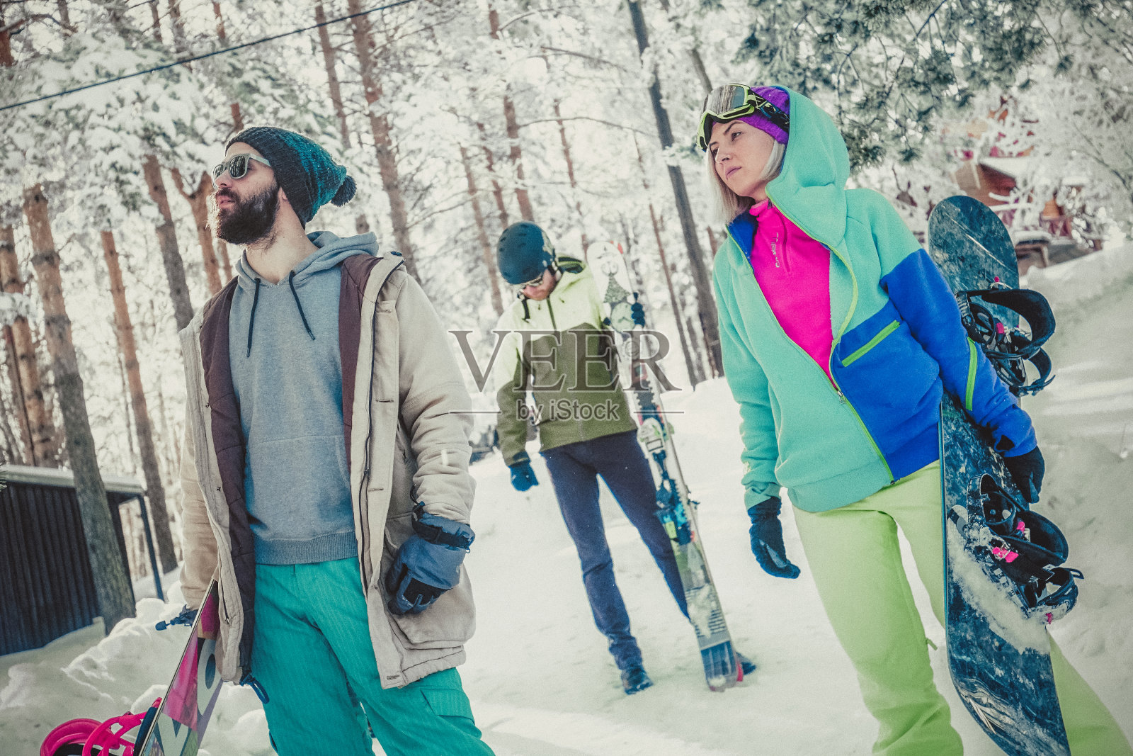 冬季滑雪旅行照片摄影图片