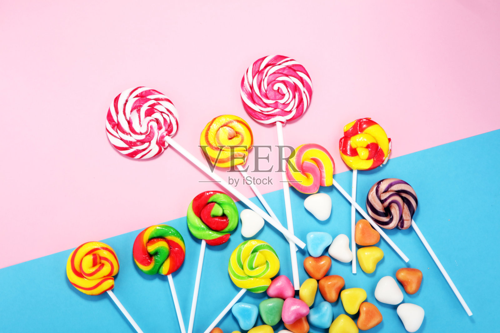 果冻和糖的糖果。五颜六色的阵列不同的儿童糖果和糖果。照片摄影图片