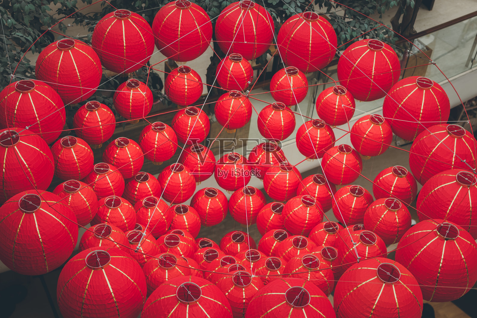 大红的传统中国灯笼，巴厘岛照片摄影图片